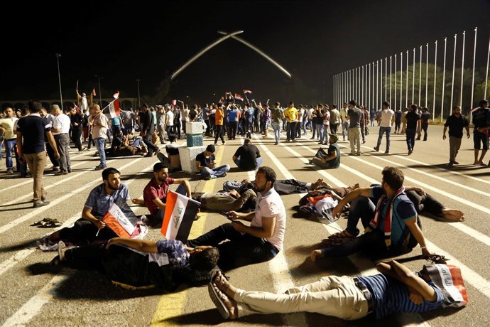 Seguidores de Al Sadr acampados en la Zona Verde de Bagdad