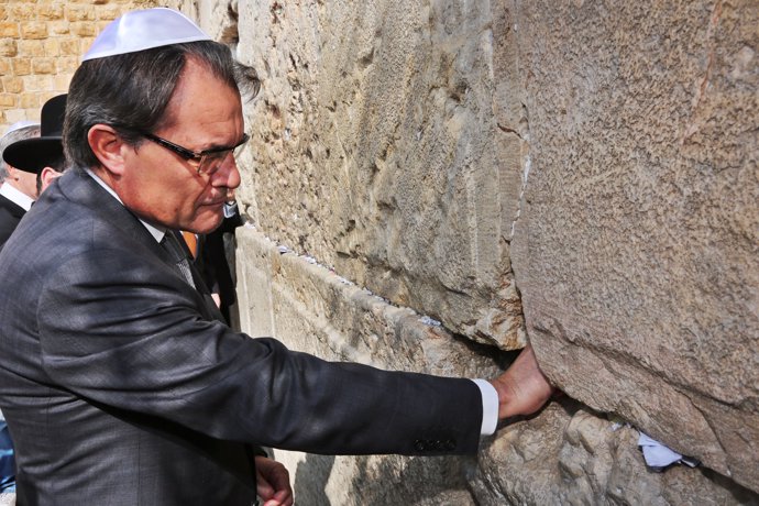 Artur Mas, ante el muro de las lamentaciones en Jerusalén