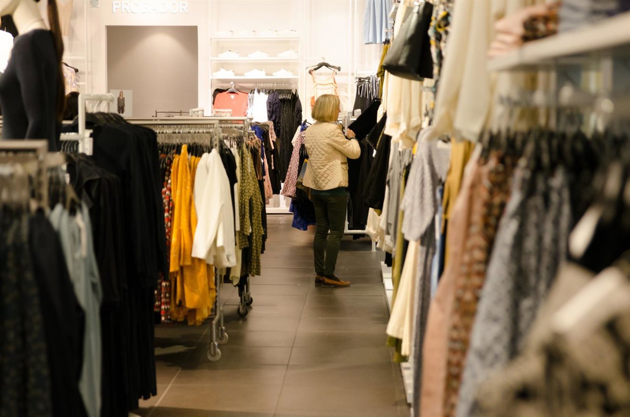 Tiendas, tienda, H&M, ropa, compras, compra, gente comprando