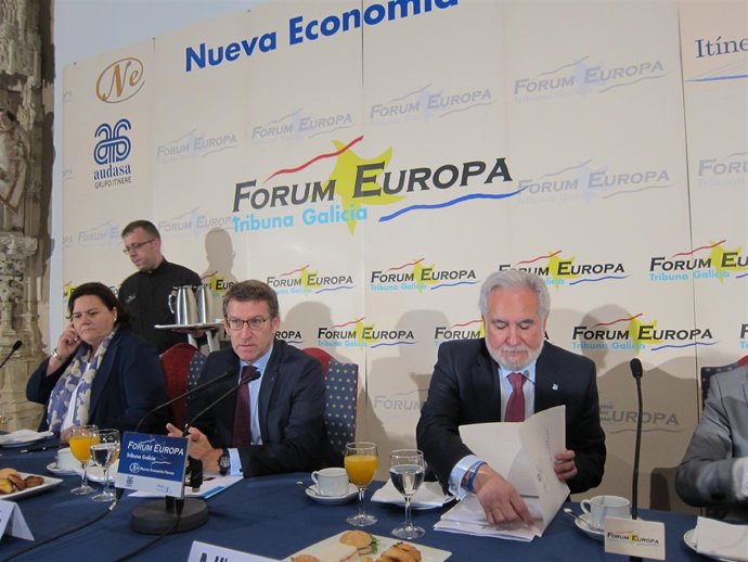 Desayuno informativo de Miguel Santalices, presidente del Parlamento, con Feijóo