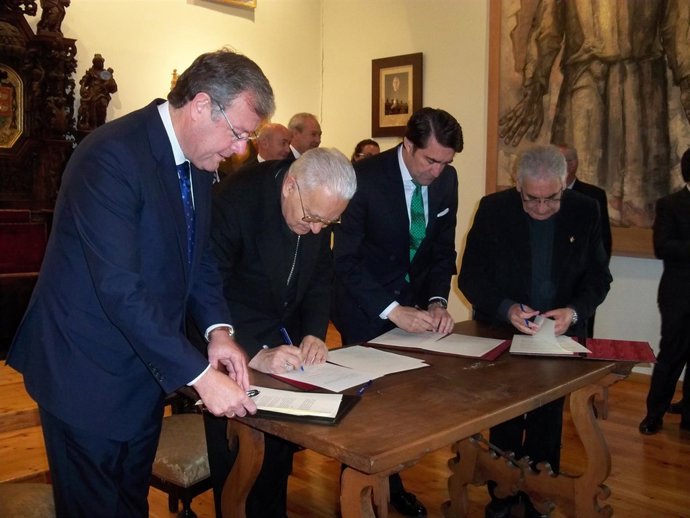 Firma del acuerdo entre la Junta, Ayuntamiento de León, Obispado y el Museo