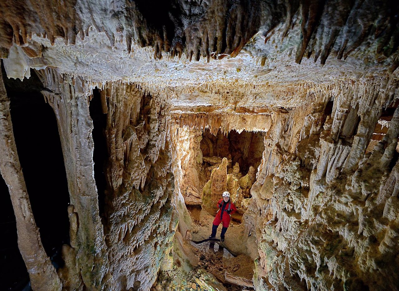 Interior de la Cueva