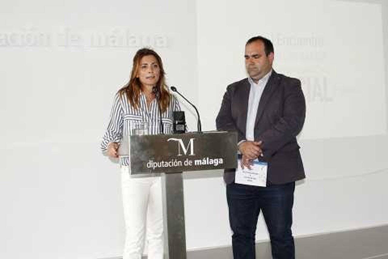 Ana Mata y Félix Lozano en rueda de prensa 