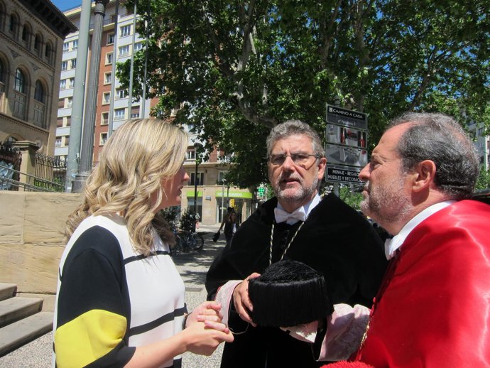Pilar Alegría y José Antonio Mayoral, este viernes en Zaragoza
