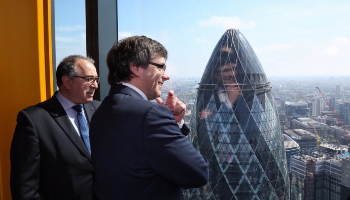 Puigdemont visita las instalaciones de Banc Sabadell en Londres