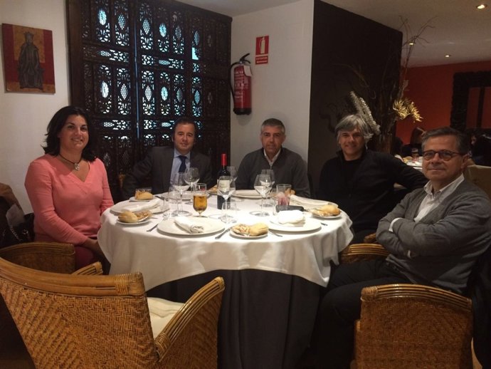 Reunión entre Grupo Ceres, el Colegio de Arquitectos y el director de la Bienal.