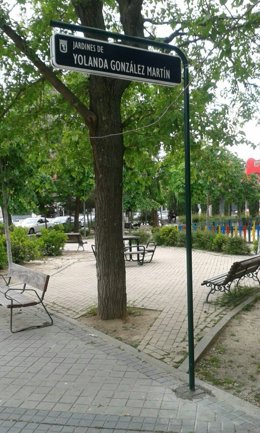 Placa a Yolanda González