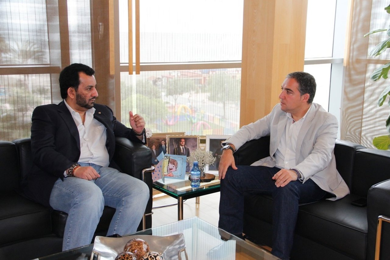 Jeque Al Thani, Málaga CF, y Elías Bendodo