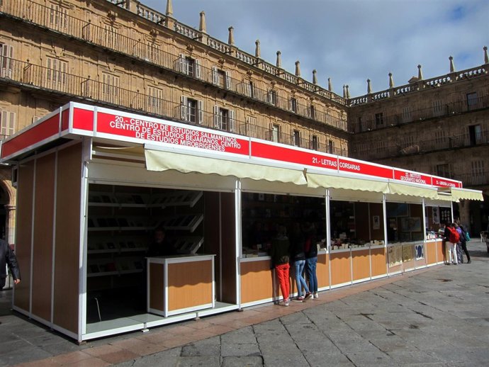 Montaje de la Feria del Libro