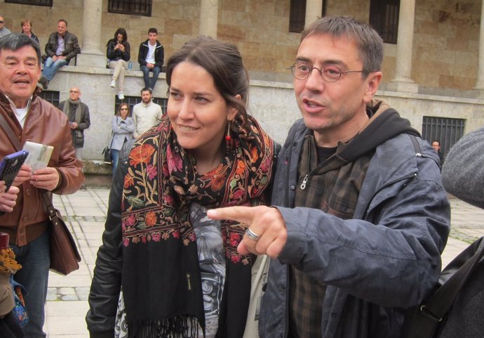 Juan Carlos Monedero, junto a la diputada leonesa Ana Marcello