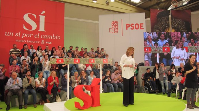 Susana Díaz presenta a Pedro Sánchez como candidato del PSOE a La Moncloa