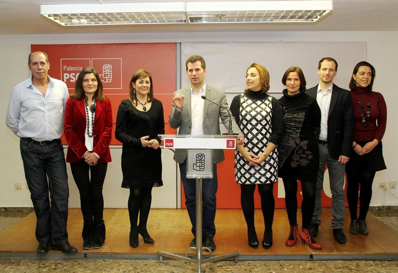 Luis Tudanca con los candidatos del PSOE por Palencia en las Generales de 2015