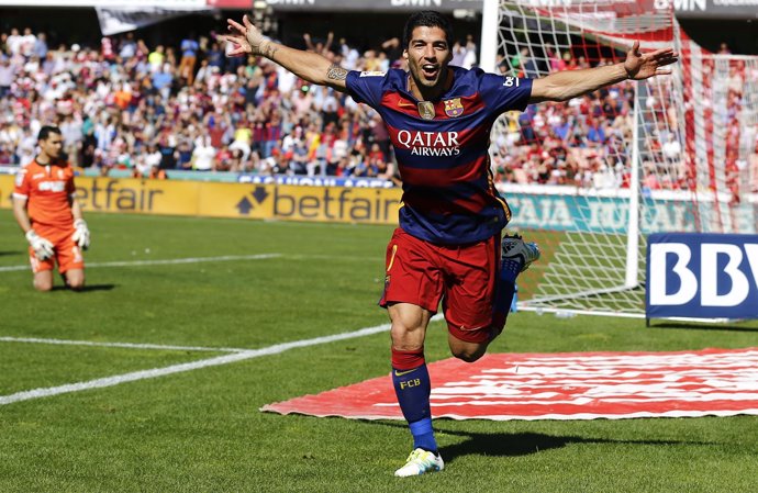 El FC Barcelona se proclama campeón de Liga tras ganar en Granada