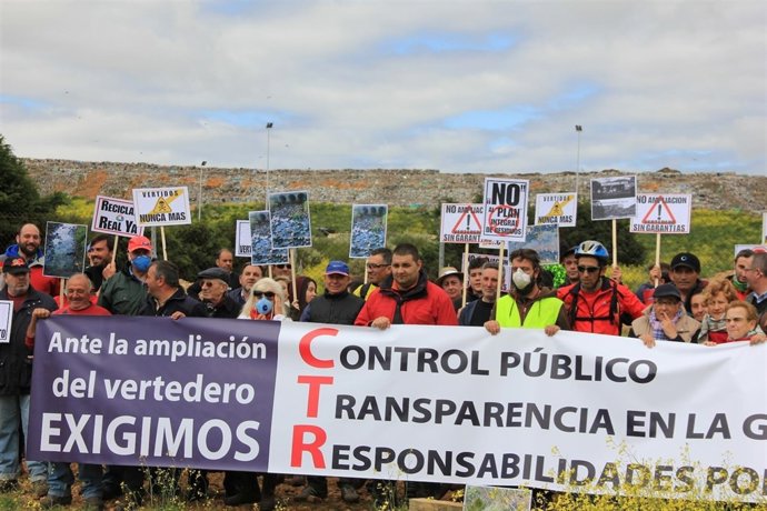 Manifestación en contra del CTR de San Román de la Vega