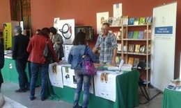 Estand asturiano en la Fira de les Llengües de Valencia. 