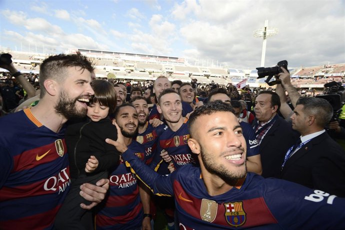 Gerard piqué con milan