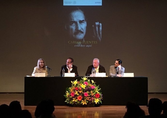 Homenaje a Carlos Fuentes en México