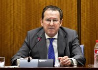 De Llera informa esta semana al Parlamento de la labor de su Consejería en la legislatura