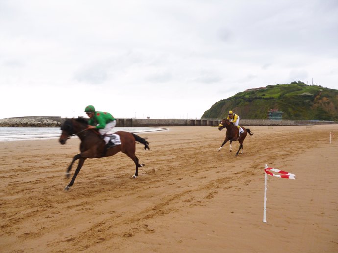 Gran Derby Playa Salvé de Laredo