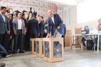 El presidente de República Dominicana ejerce su derecho al voto