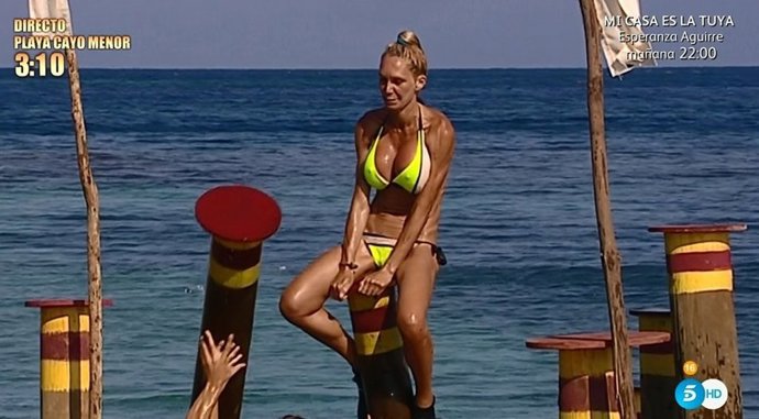 Supervivientes Yola Berrocal casi al desnudo en una prueba bikini 