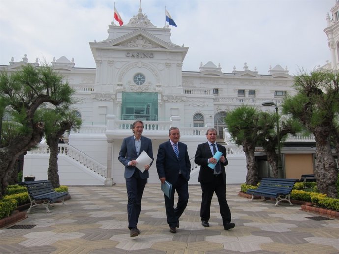 De la Serna, Pérez y De la Sierra en el Casino del Sardinero 