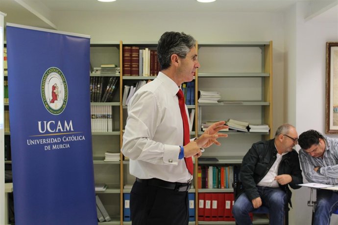 En la imagen Pablo Blesa, profesor de la UCAM