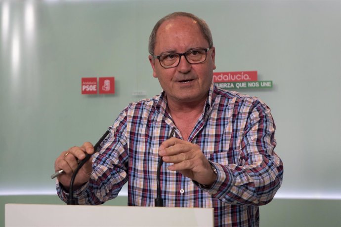 Rueda de prensa del secretario de Organización del PSOE-A, Juan Cornejo