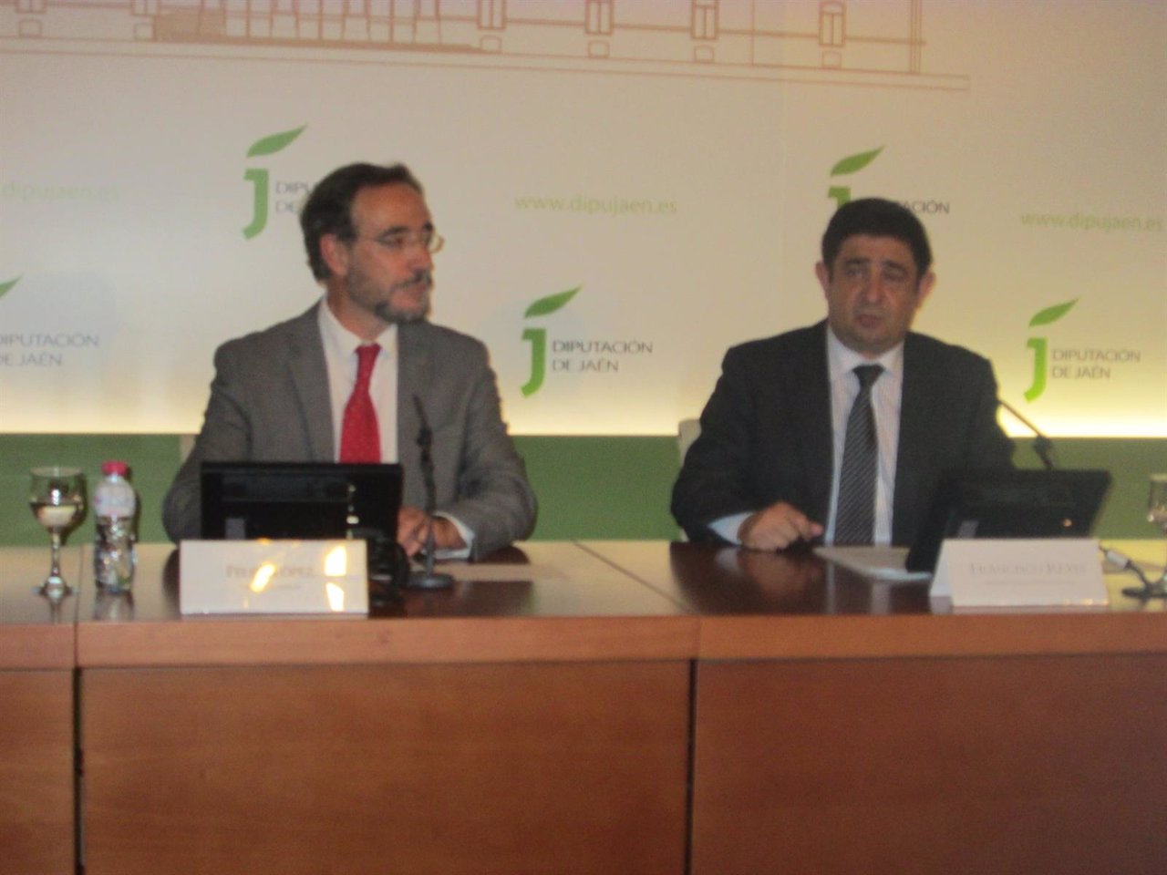 Felipe López y Francisco Reyes en su comparecencia ante alcaldes