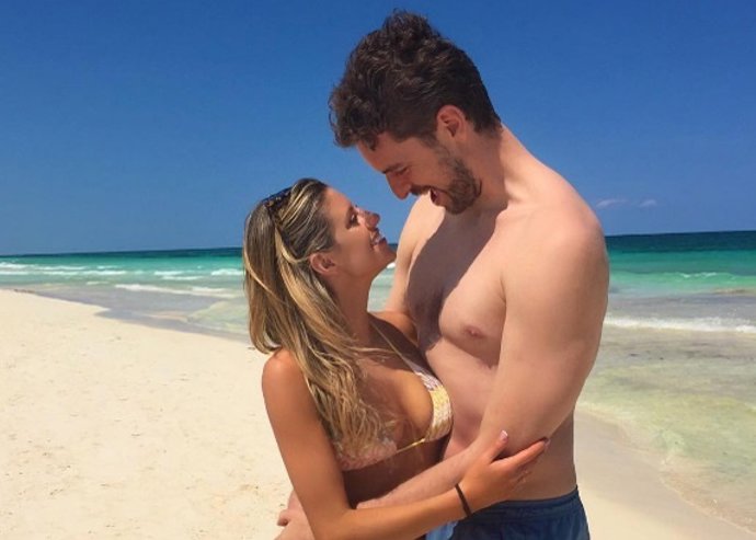 Pau Gasol y su nueva novia / Instagram