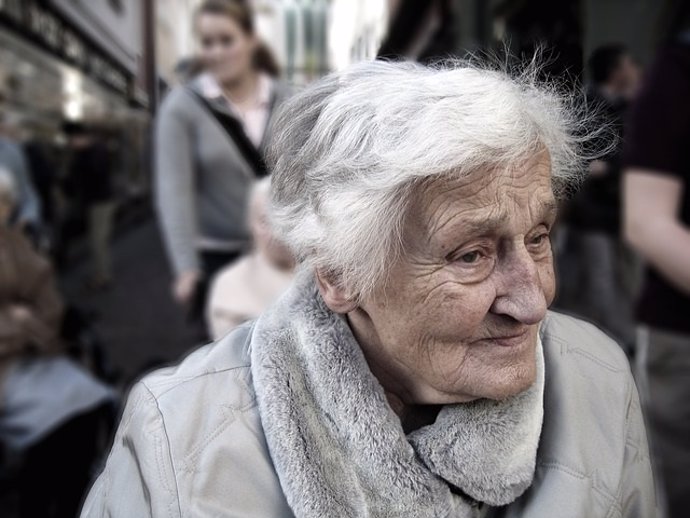 Anciana, mayores, envejecimiento 