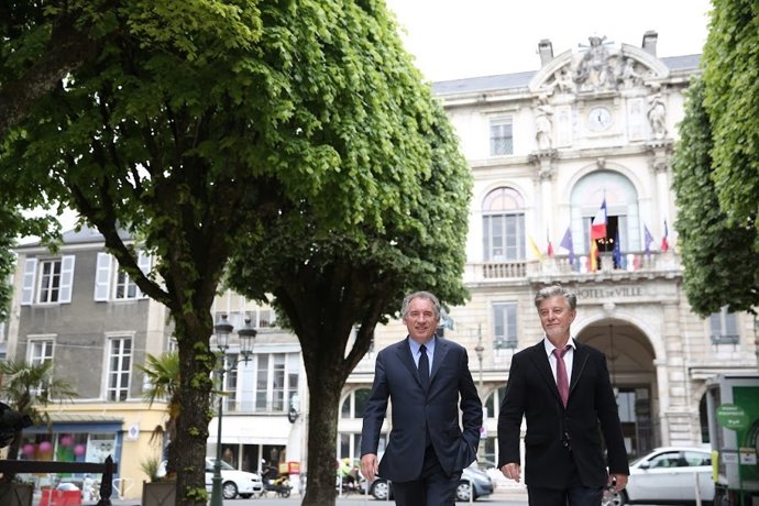 Santisteve en su visita a Pau