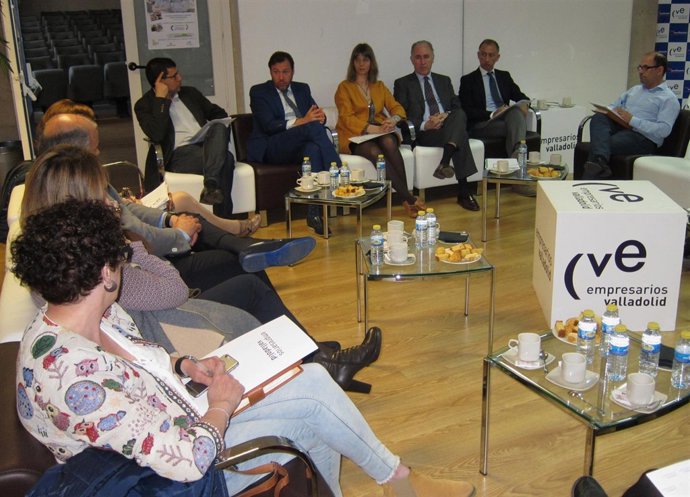 Reunión entre el equipo de Gobierno y la Junta Directiva de la CVE