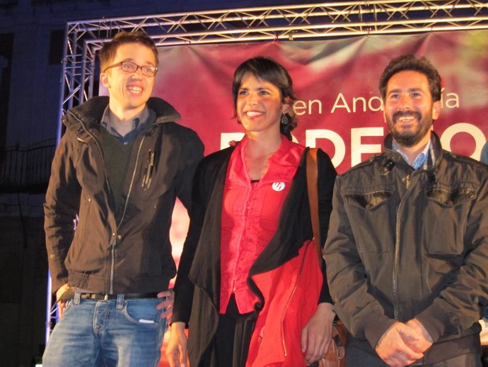 Moscoso (dcha.) en un acto en Córdoba con Iñigo Errejón y Teresa Rodríguez