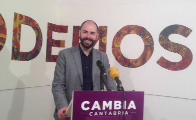 Primera rueda de prensa de Revuelta como secretario general de Podemos Cantabria