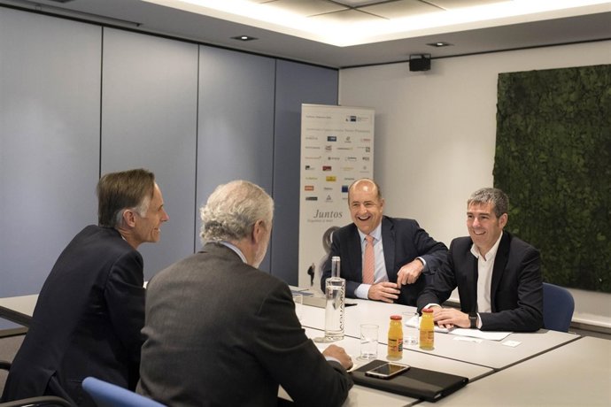 Clavijo y Ortega en la reunión en la Cámara de Comercio alemana en España