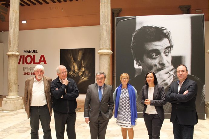 Ndp. El Alcalde De Lérida Visita La Exposición De La DPZ Sobre Manuel Viola En L