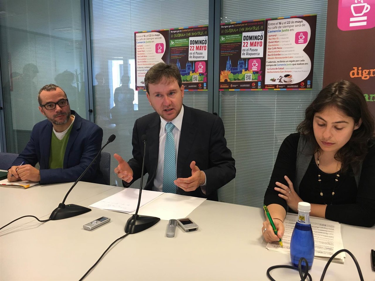 De izq a drcha, Carlos Céspedes, Javier Lacalle y Verónica Ibáñez