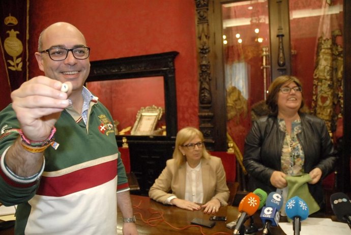 Sorteo para elegir al ciudadano que encederá la portada del ferial 