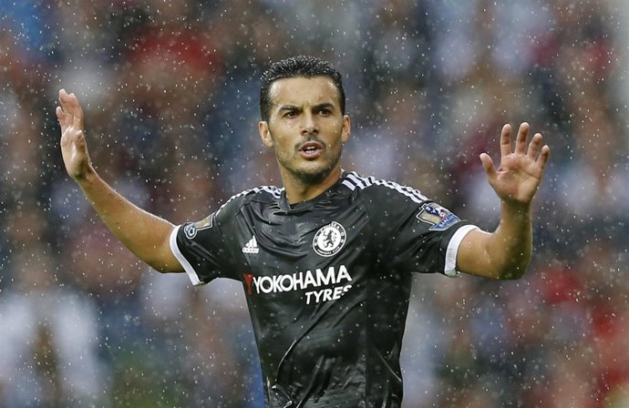 Pedro guía al Chelsea hacia su primera victoria