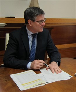 El consejero de Presidencia de Aragón, Vicente Guillén