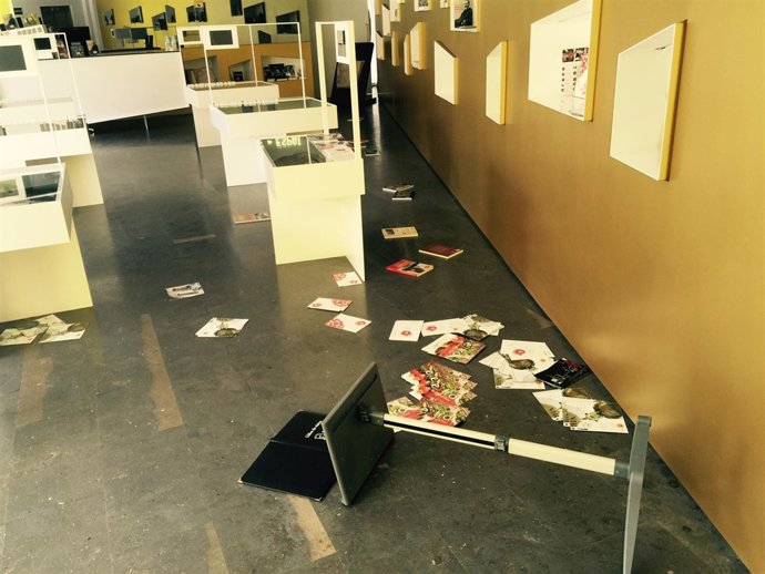 Destrozos en el Espai Macià de Les Borges Blanques