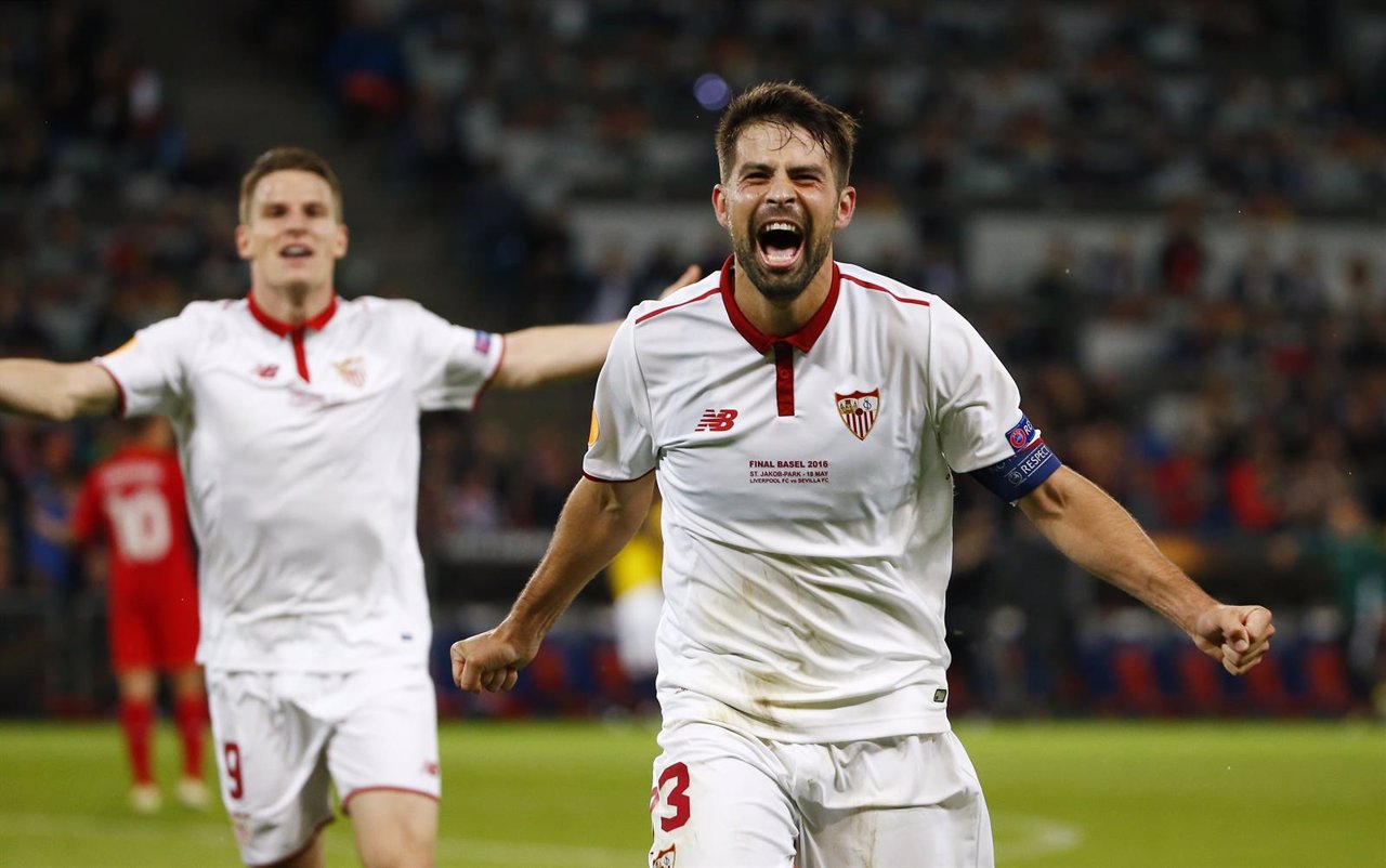 Coke Andújar celebra uno de sus goles en la final de la Europa League