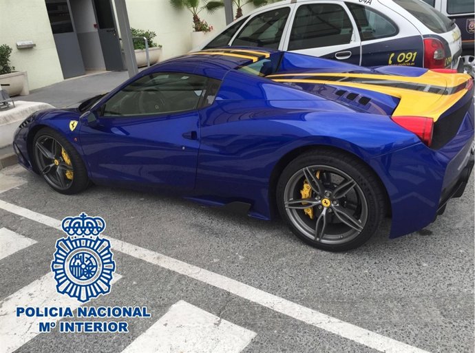 Coche de alta gama intervenido por la Policía Nacional