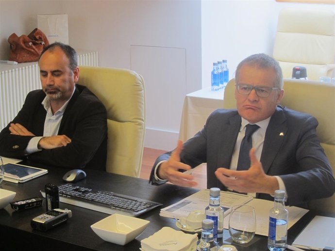 El profesor Melchor Fernández y el PMO de Abanca, Pedro Veiga