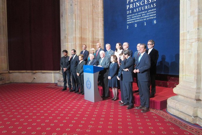 Jurado del Premio Princesa de Comunicación y Humanidades 2016. 