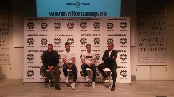 Marco Asensio con Bojan Krkic en el Nike Open Camp 2016