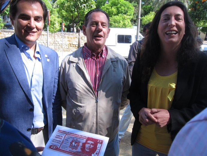 José Antonio Nieto con Dolores López y Rafael Merino