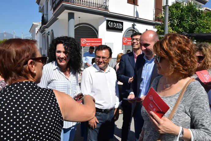 Miguel Ángel Heredia y Conejo en un reparto 