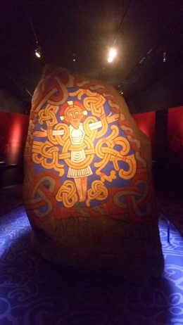 Piedra de Jelling, erigida por el rey Harald para conmemorar su bautismo